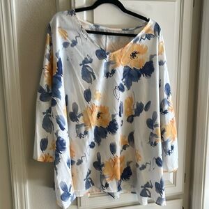 3/4 sleeve floral tunic